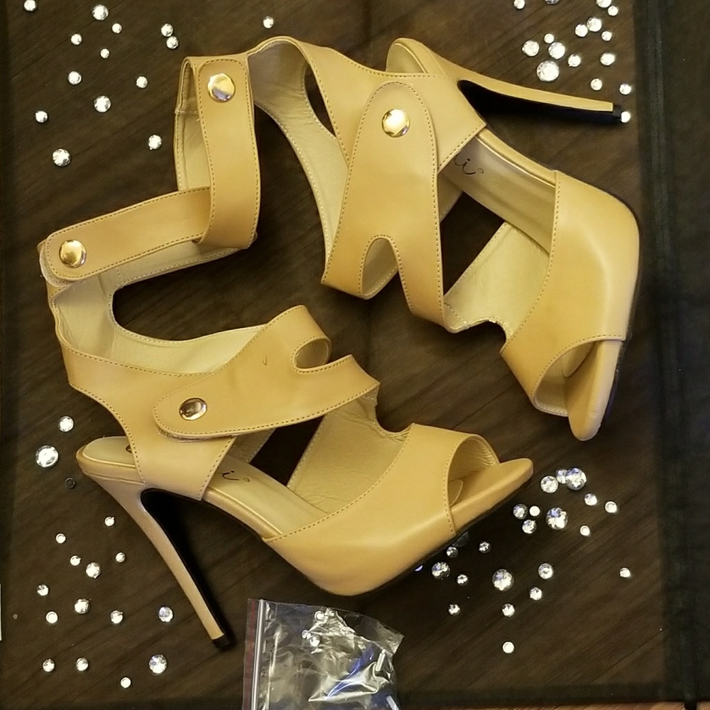 Women's high heel